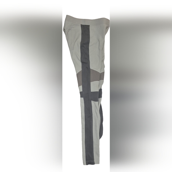 *NWOT* BCBGMaxAzria Cream and Gray Geometric Kervin Leggings - Picture 5 of 8